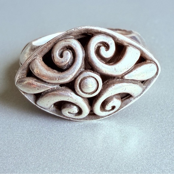 ATI Indonesia Sterling Silver Ornate Scroll Ring With Chain Design